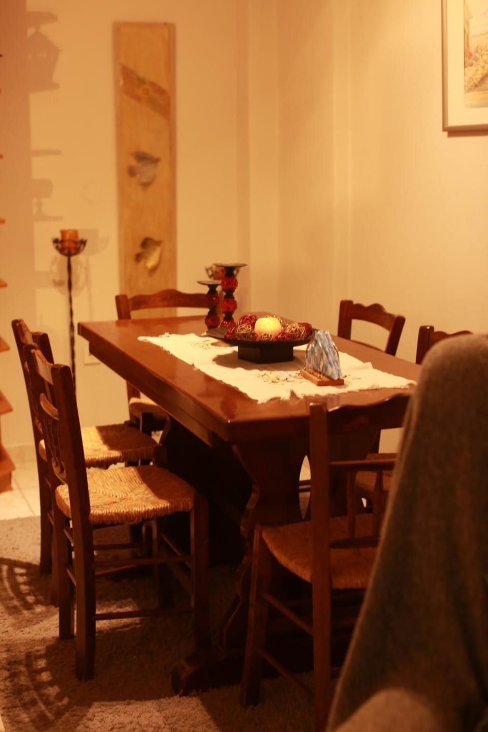 Seating area, Dining area