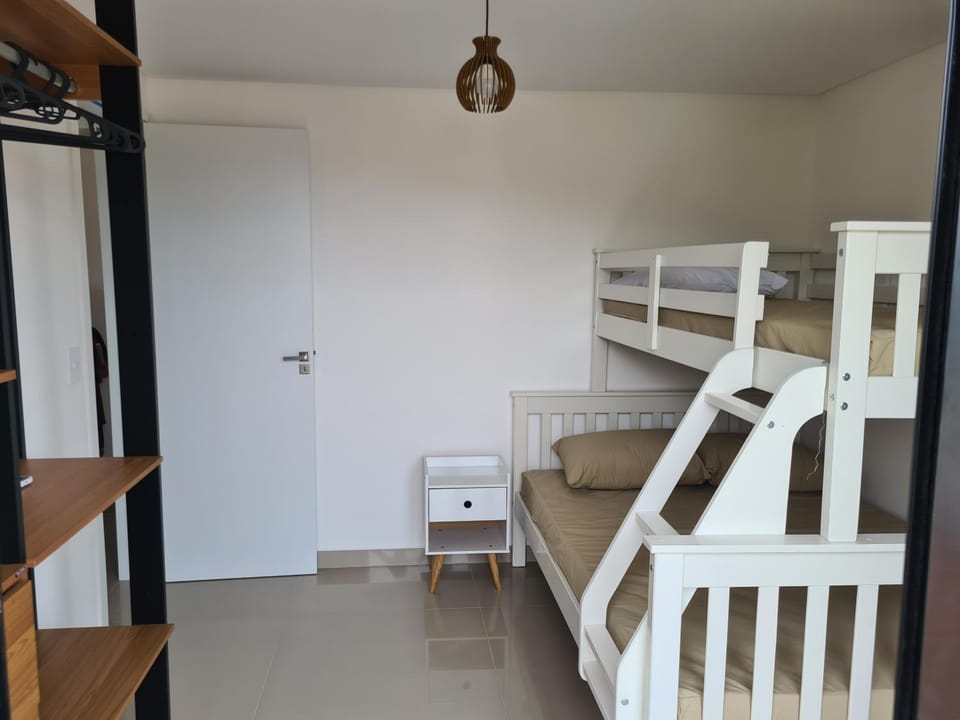 Bedroom, bunk bed