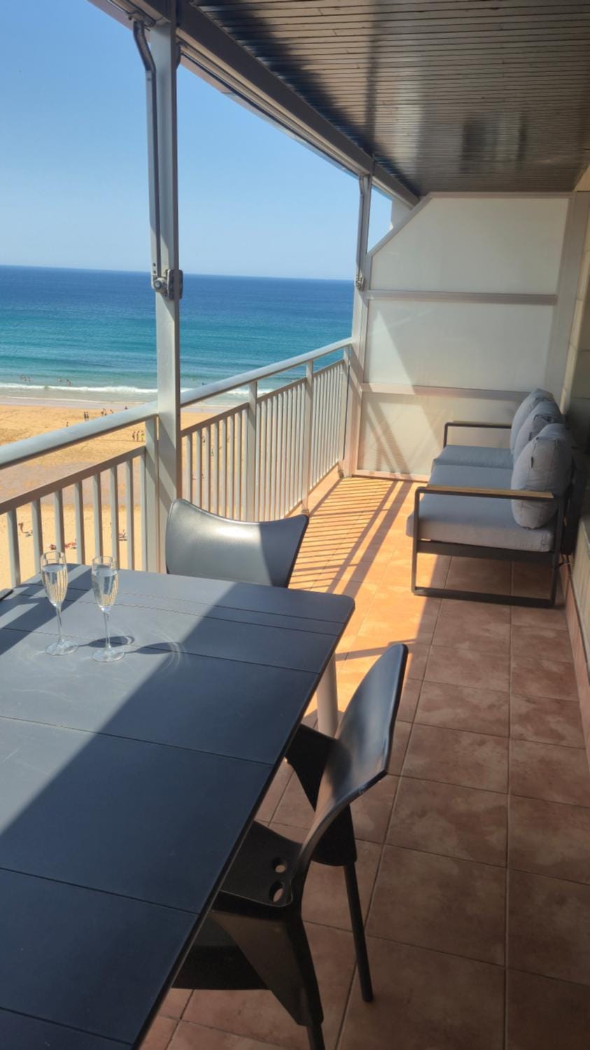Apto en 1ª linea de playa, Bakio Apartment in Bakio