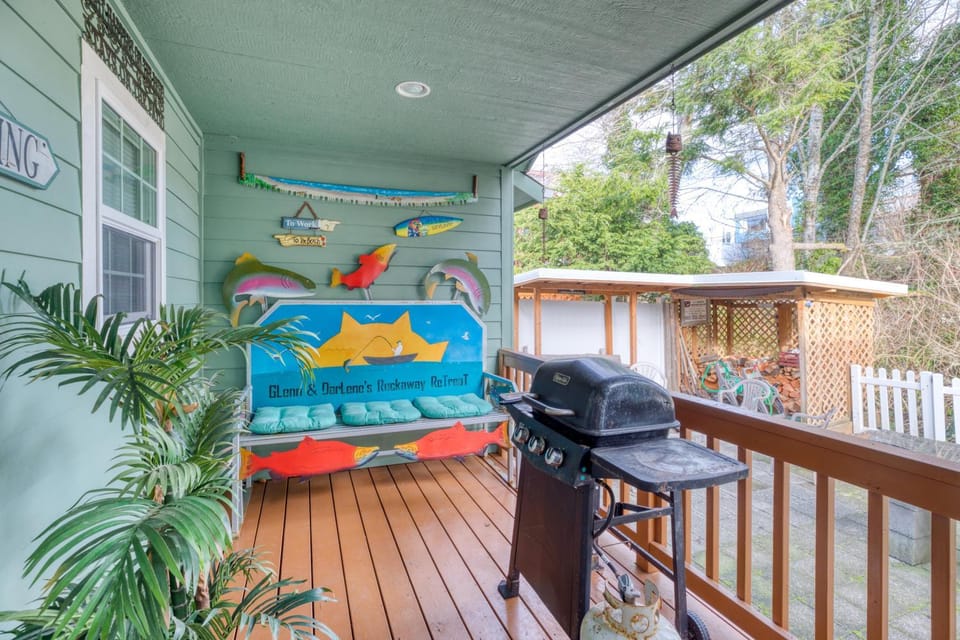 Rockaway Retreat - Meredith Lodging House in Rockaway Beach