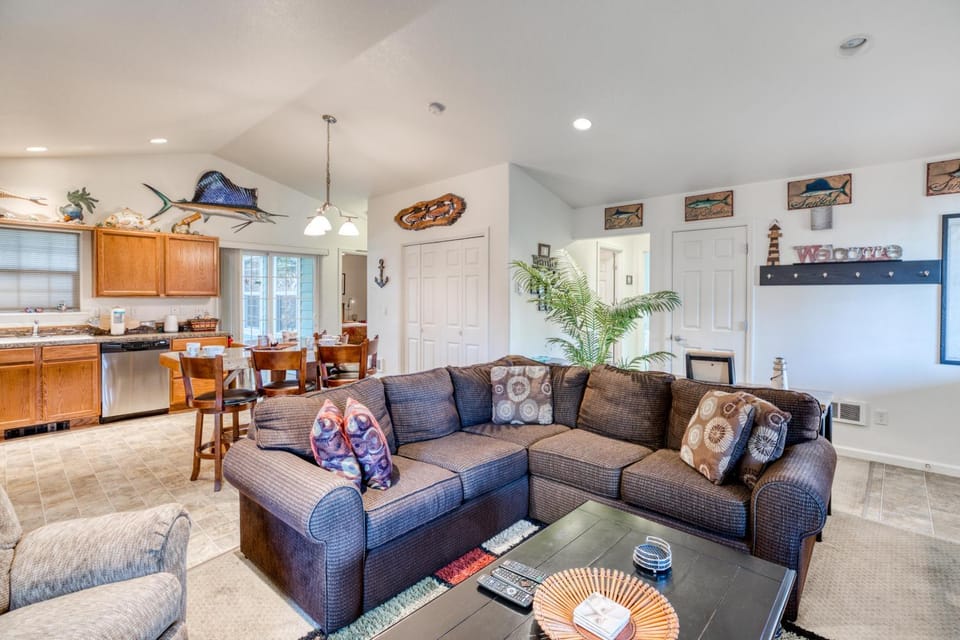 Rockaway Retreat - Meredith Lodging House in Rockaway Beach