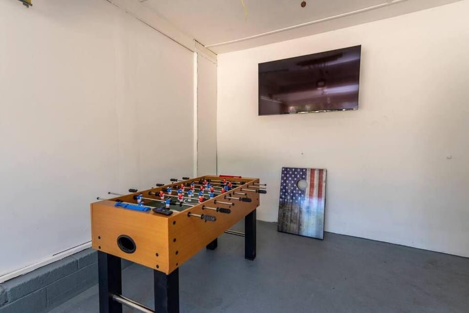 Close to Beach, Hot Tub, Pet Friendly, Firepit Apartment in Michigan City