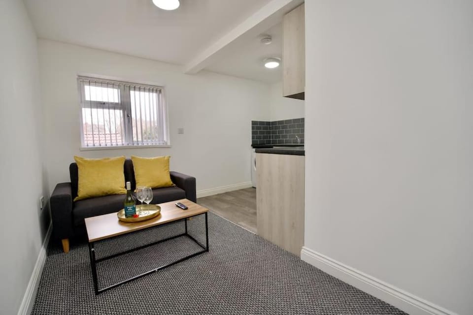 TV and multimedia, Kitchen or kitchenette, Seating area