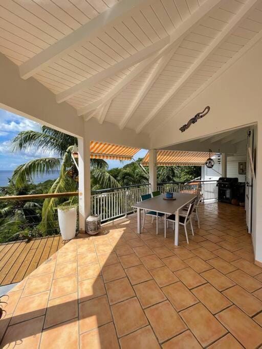 Patio, Day, Natural landscape, View (from property/room), Balcony/Terrace, Dining area, Garden view, Sea view