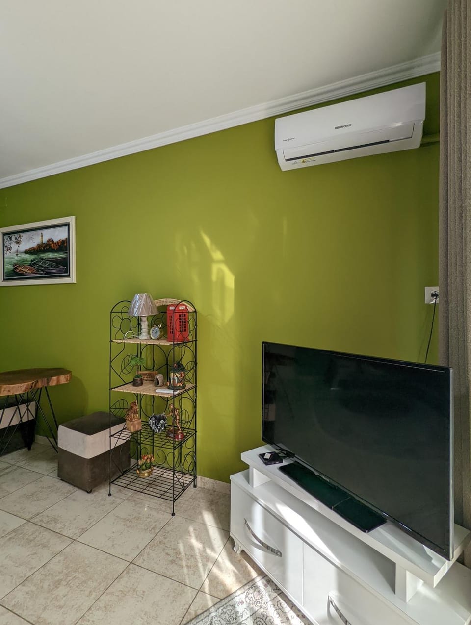 Communal lounge/ TV room, TV and multimedia, Living room, Photo of the whole room, Seating area, Evening entertainment, air conditioner