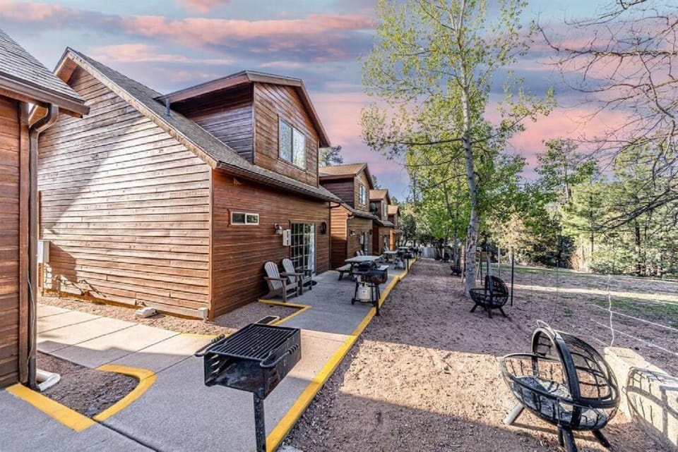 Property building, Patio, Spring, Day, Natural landscape, Dining area