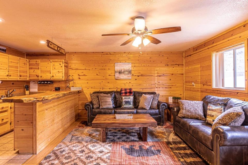 Kitchen or kitchenette, Living room, Seating area, Dining area, fireplace