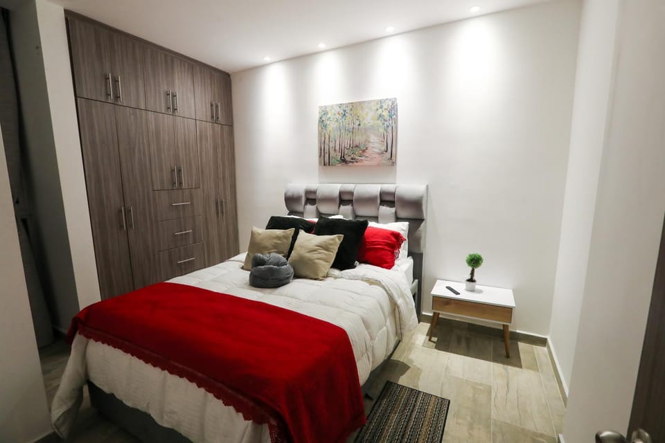 Photo of the whole room, Bedroom