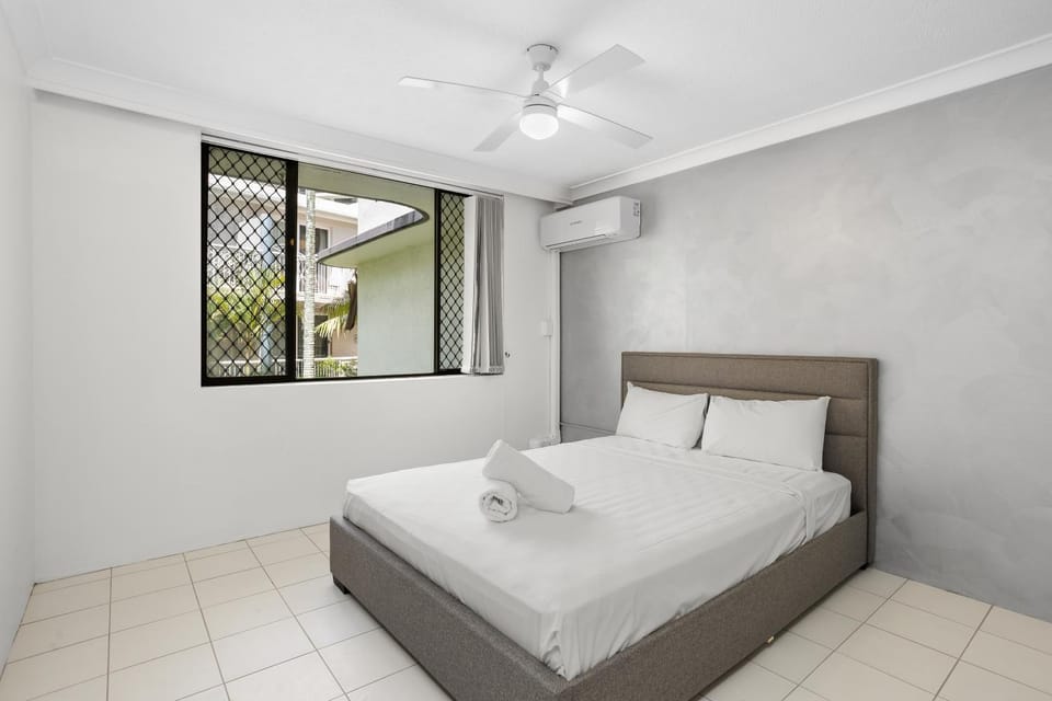 24 24 Hamilton Avenue by Gold Coast Premium Apartment in Surfers Paradise