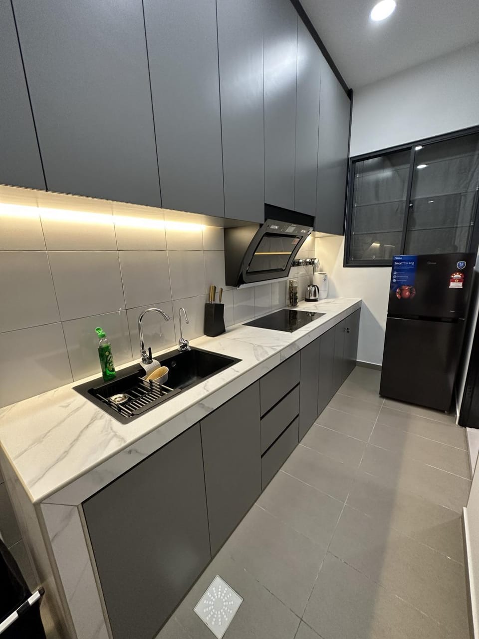 Kitchen or kitchenette, stove