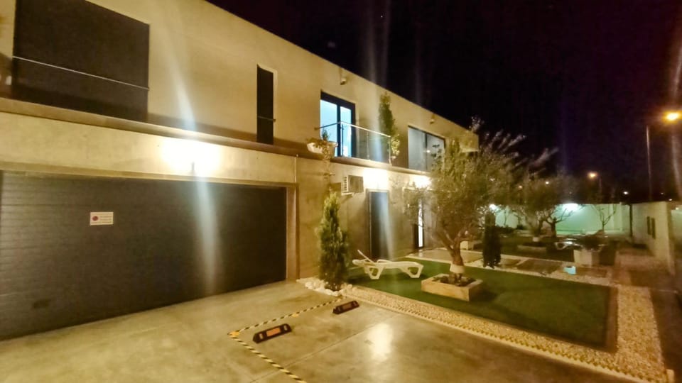 Chalet con piscina y jardín, no fumadores ni fiestas Villa in Andalusia