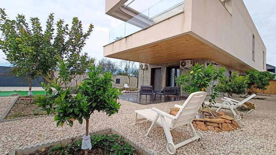 Chalet con piscina y jardín, no fumadores ni fiestas Villa in Andalusia