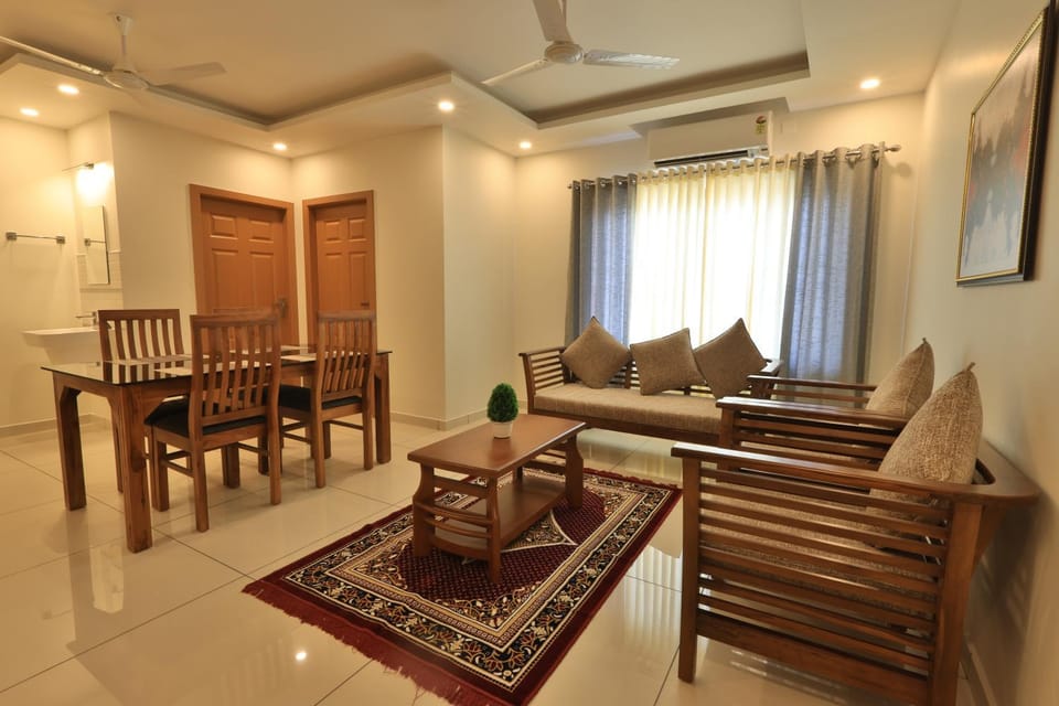 Living room, Seating area, Dining area, fireplace, air conditioner