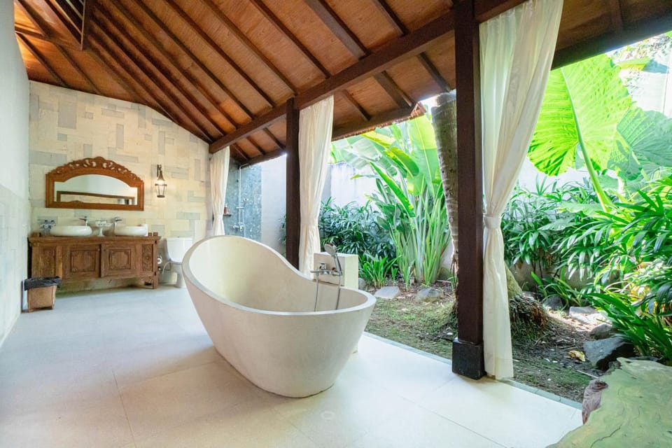 Bathroom, Bath