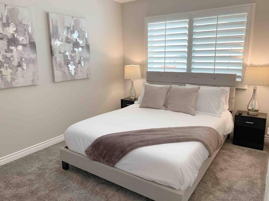 Encinitas Gem - Walk to Downtown & Beaches, Hot Tub House in Encinitas