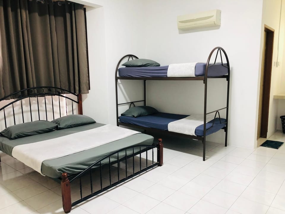 Bed, Photo of the whole room, Bedroom, bunk bed, towels, air conditioner