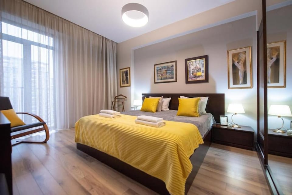 City View Apartment - 3 Bedrooms - Free Parking - Family Complex - 5 Min to Metro Apartment in Tbilisi, Georgia
