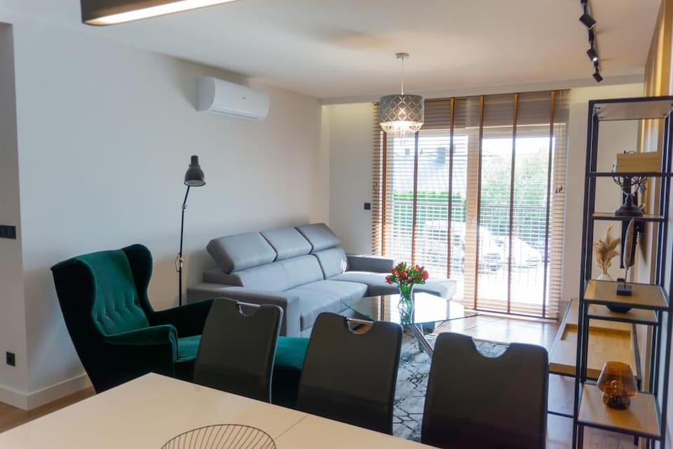 Living room, Seating area, air conditioner