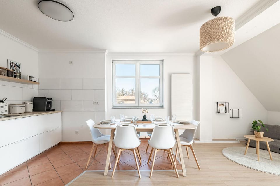 Coffee/tea facilities, Kitchen or kitchenette, Living room, Seating area, Dining area, minibar, toaster