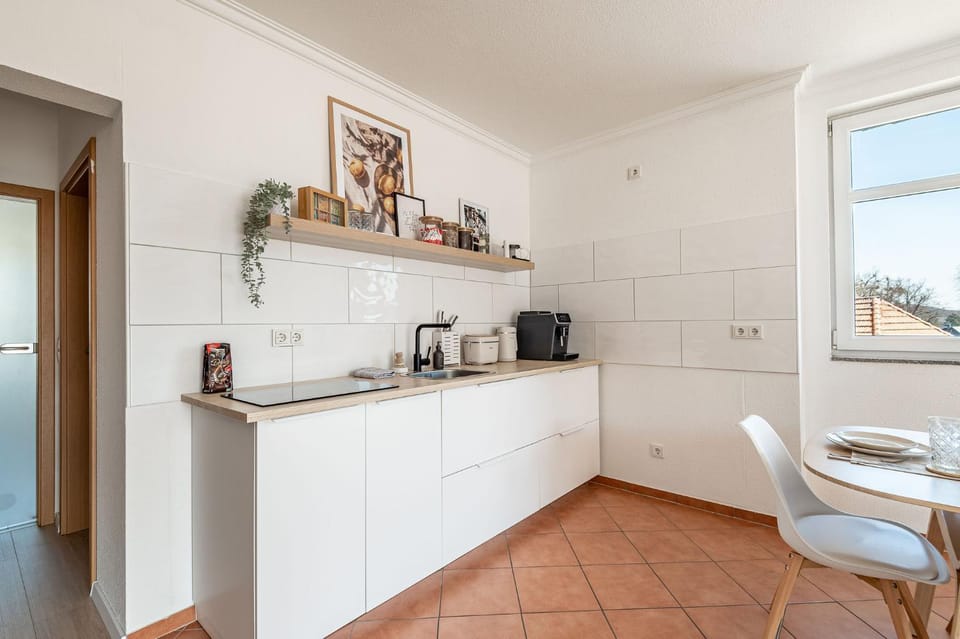 Coffee/tea facilities, Kitchen or kitchenette, Dining area, minibar, stove, toaster