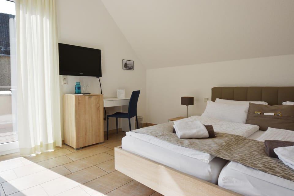 Bed, Seating area, Bedroom