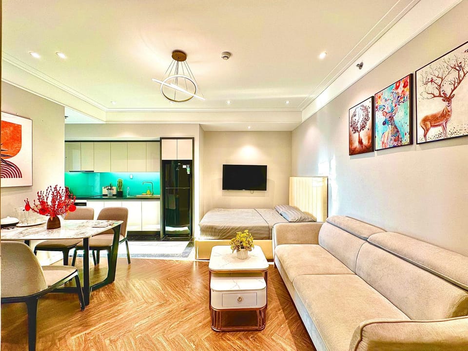 Communal lounge/ TV room, TV and multimedia, Living room, Seating area, Dining area, Evening entertainment