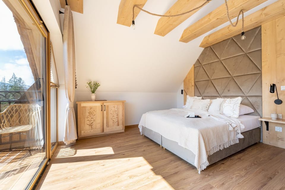 Bed, View (from property/room), Balcony/Terrace, Photo of the whole room, Bedroom