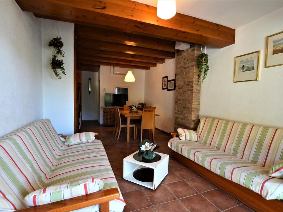 Villa Isabel Lloret de mar House in Selva