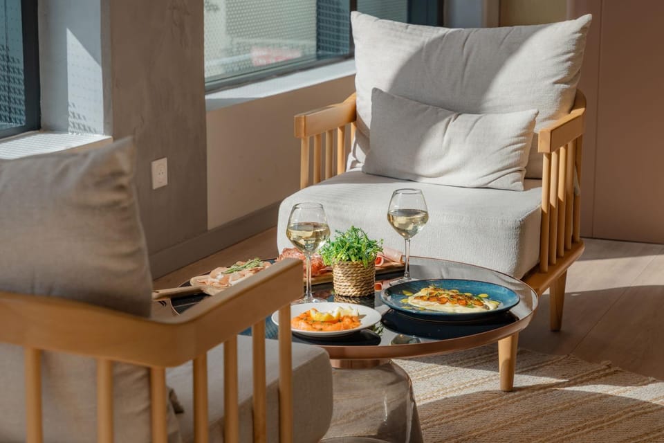 Restaurant/places to eat, Food and drinks, Food