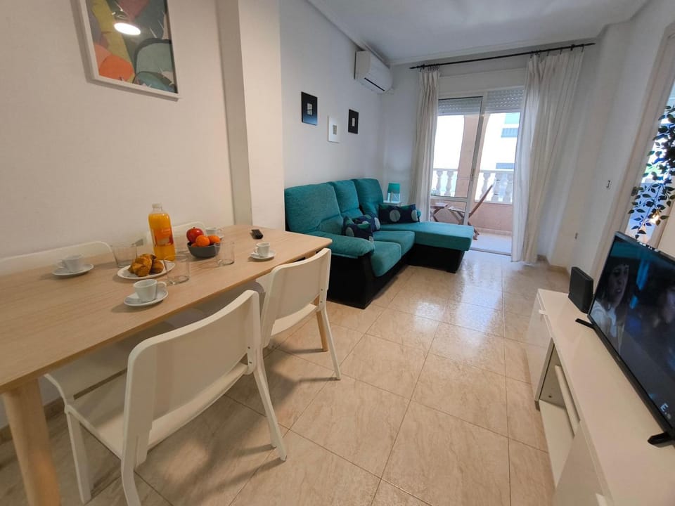 TV and multimedia, Living room, Dining area, air conditioner