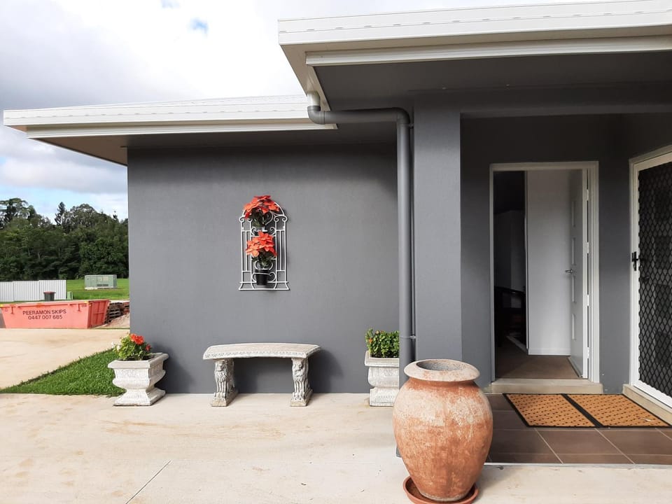 Cozy Room with Separate Entrance and Ensuit Bathroom Bed and Breakfast in Atherton