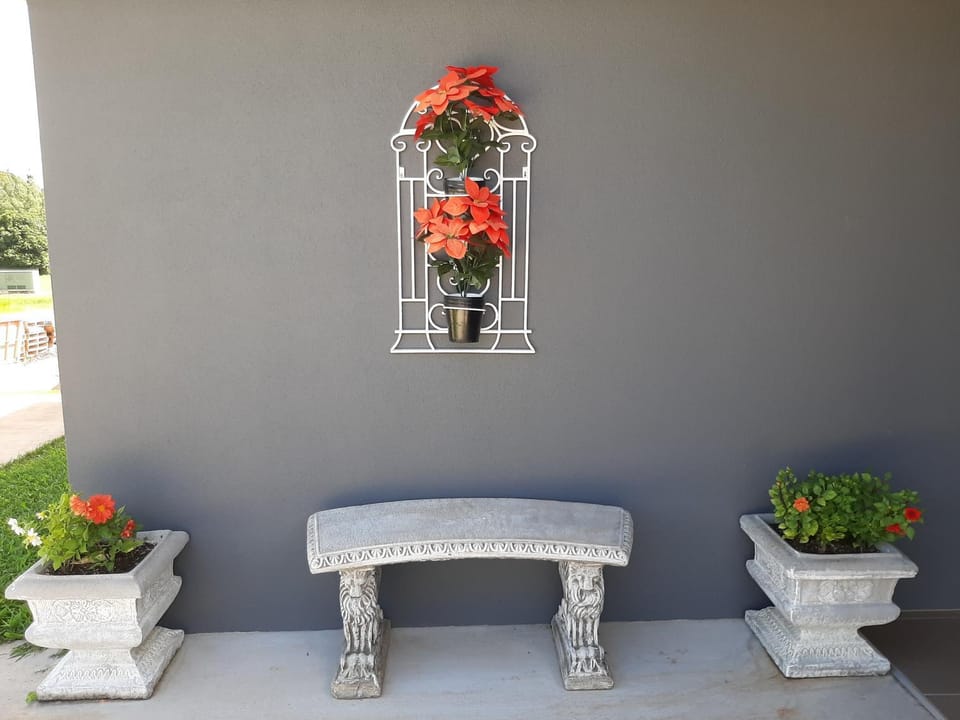 Cozy Room with Separate Entrance and Ensuit Bathroom Bed and Breakfast in Atherton