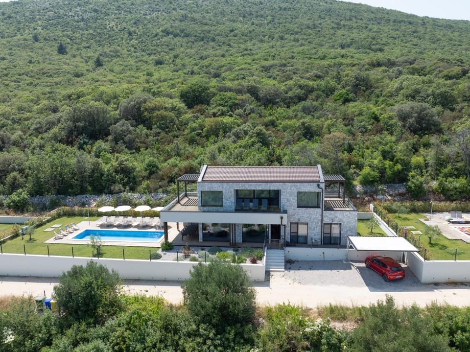 Property building, Natural landscape