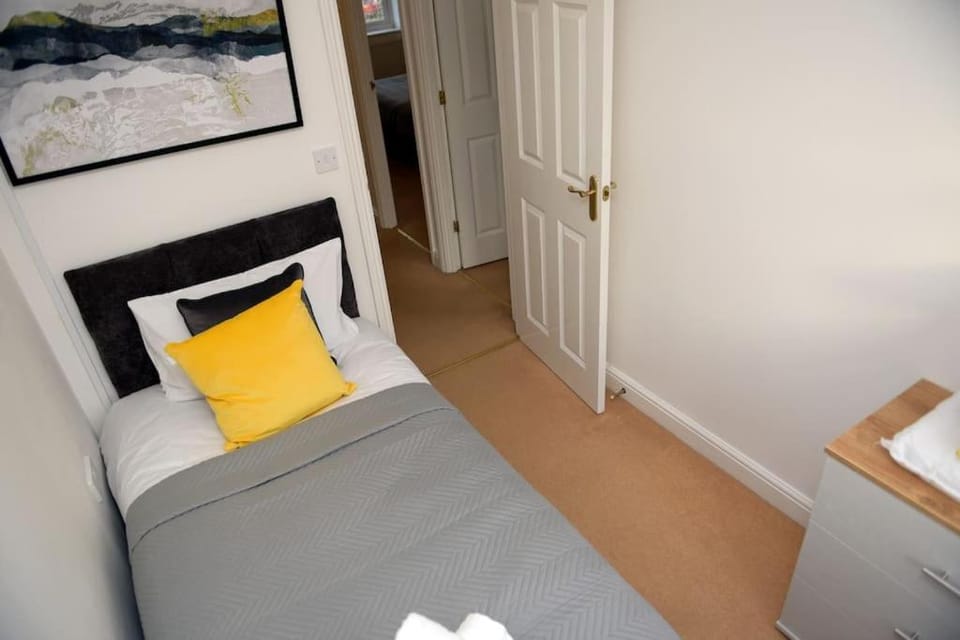 Charming 3 Bed House in Bristol House in Bristol