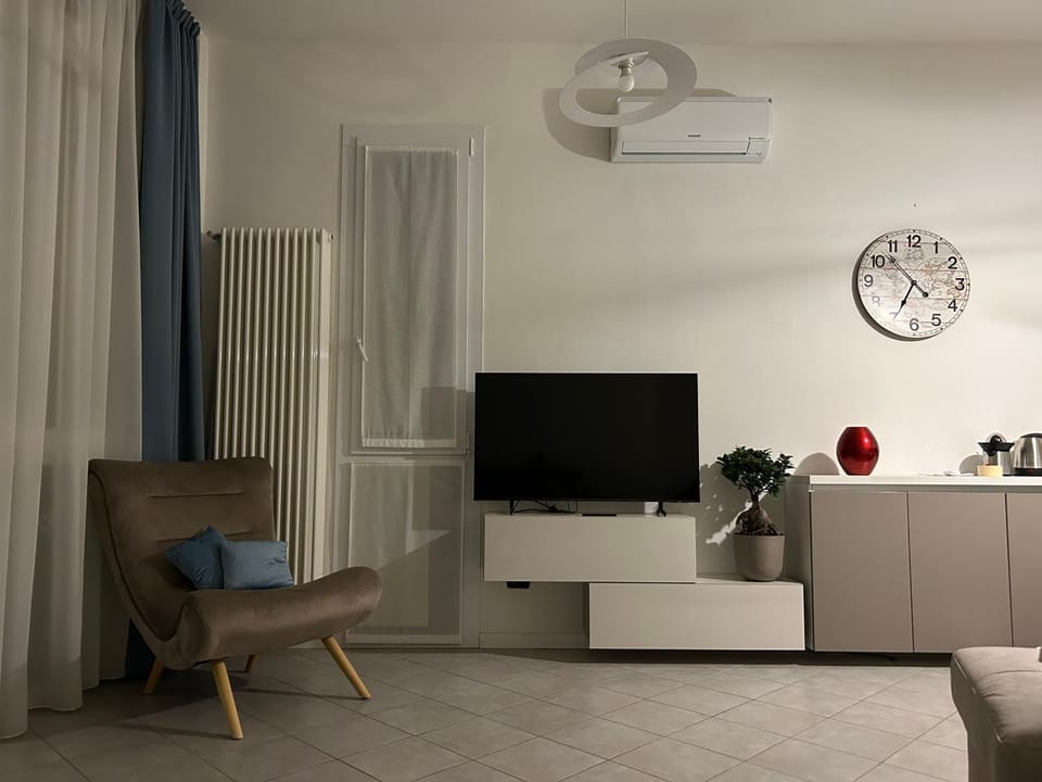 TV and multimedia, Living room, air conditioner