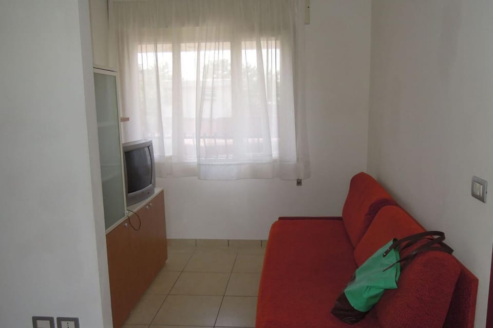 Communal lounge/ TV room, TV and multimedia, Living room
