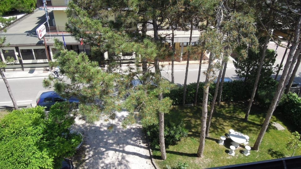 Garden, Cycling