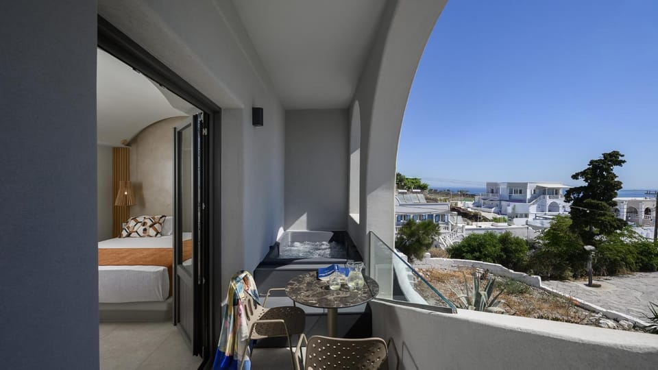 Hot Tub, Balcony/Terrace, Swimming pool