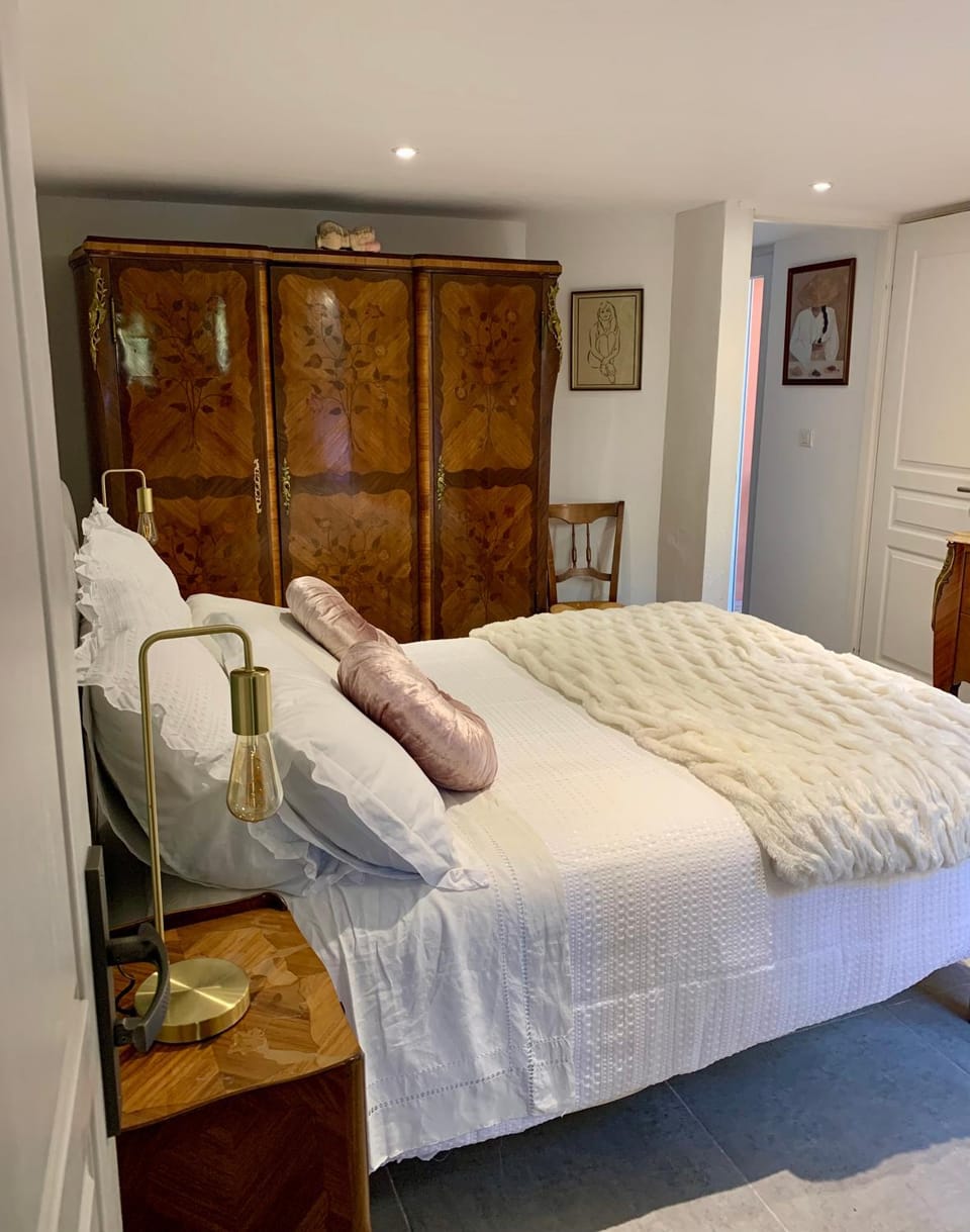 Appartement de caractère Le Camélia, 56m², dans propriété au calme avec piscine by le Mas de Louise et Sacha Apartment in Solliès-Toucas