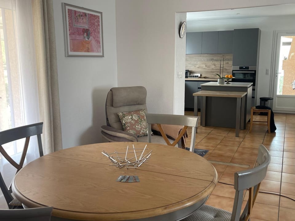 Dining area, Breakfast