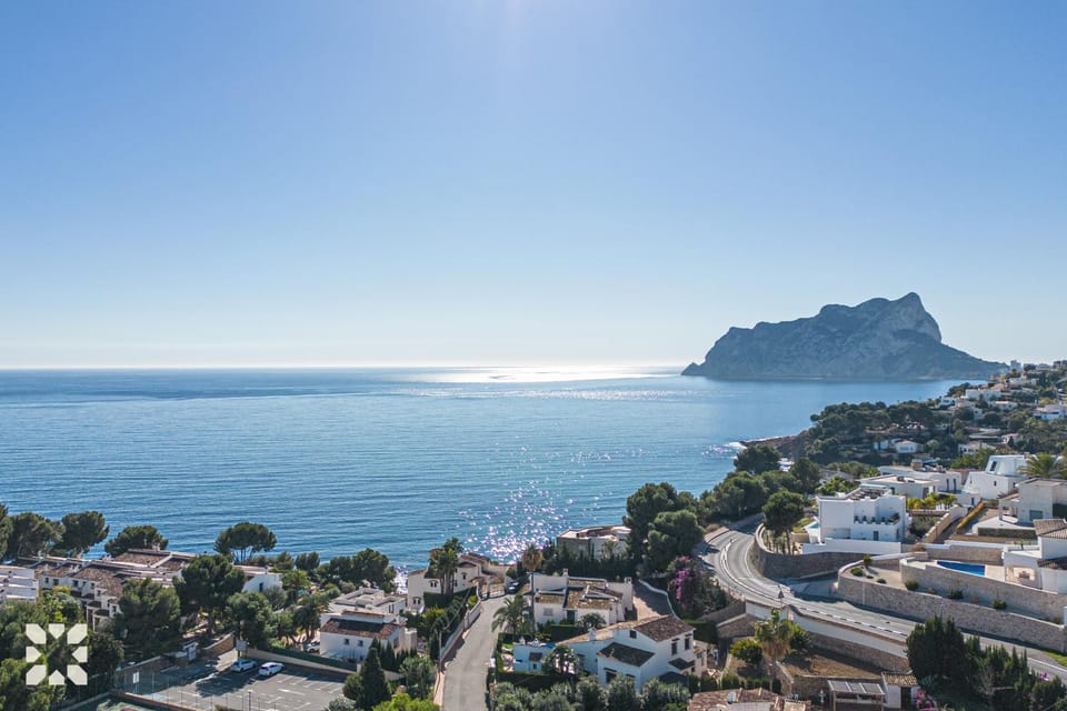 Nearby landmark, Day, Natural landscape, Beach, City view, Mountain view, Sea view