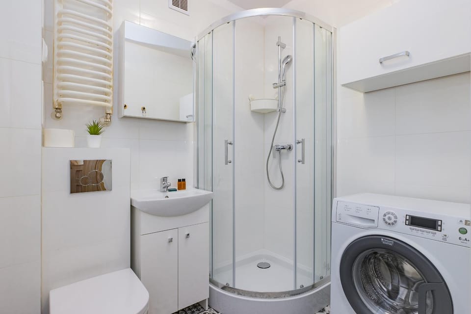 Shower, Toilet, Bathroom, washing machine