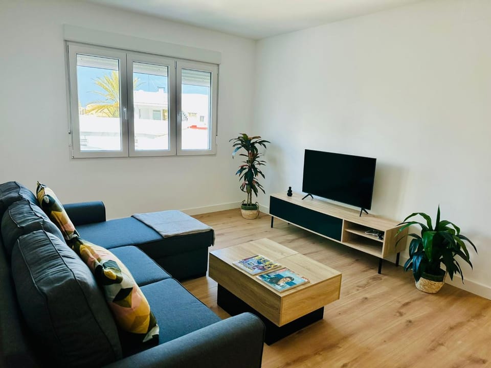 Communal lounge/ TV room, TV and multimedia, Living room