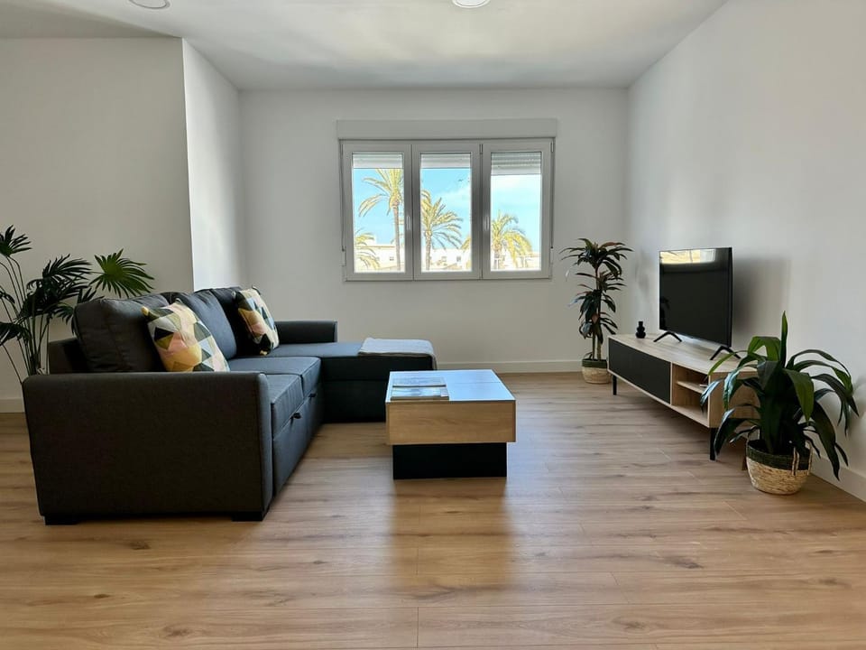 Communal lounge/ TV room, Living room