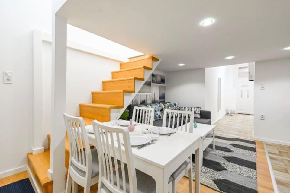 Lovely studio flat in Damjanich street - Leonard Apartment in Budapest
