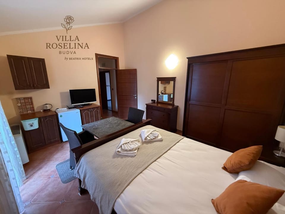 Villa Roselina By Beatrix Apartment in Budva