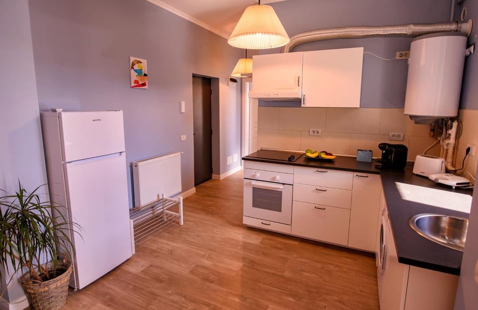 Kitchen or kitchenette, pet friendly, stove