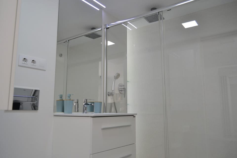 Shower, Bathroom