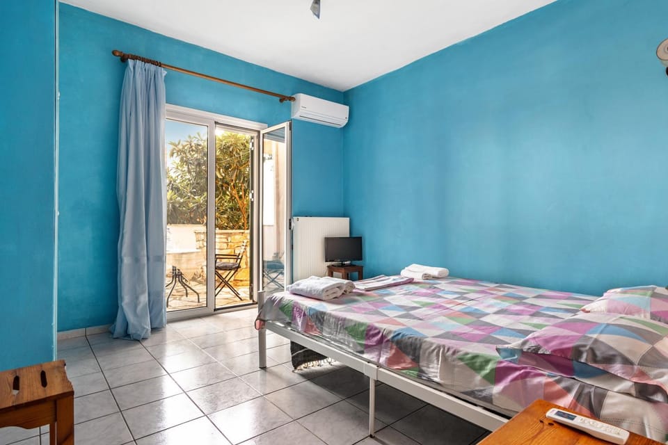 Property building, Living room, Bedroom