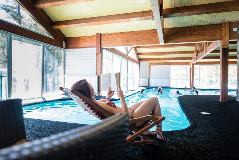 Swimming pool, sunbed